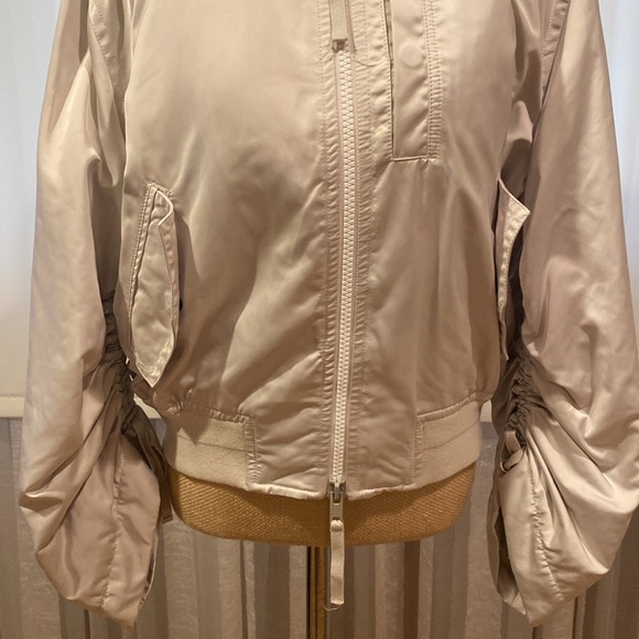 VINCE fabulous light beige bomber jacket with warm lining, size Large - Picture 6 of 16